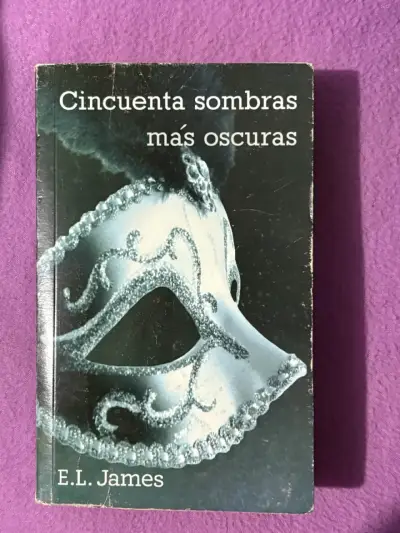 Libro 'Cincuenta sombras más oscuras' - miniatura 1