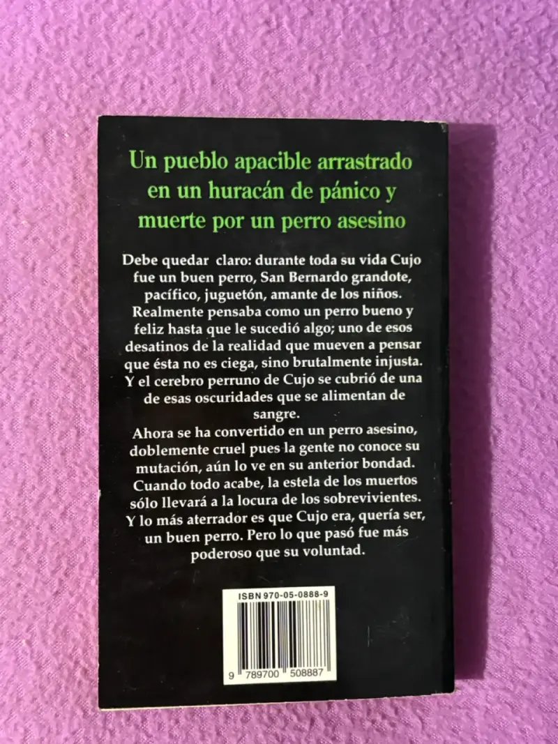 Libro 'Cujo' de Stephen King - Edición bolsillo - 2