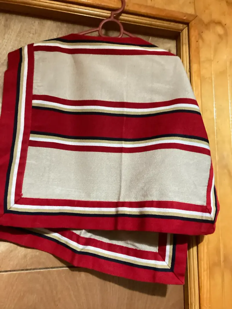 Poncho de lana con diseño a rayas - 2