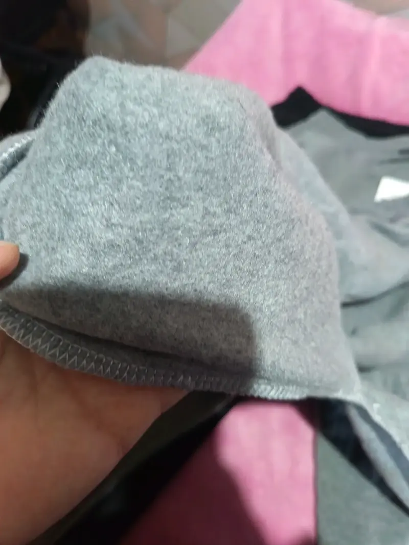 Pantalones deportivos gris con bolsillos - 3