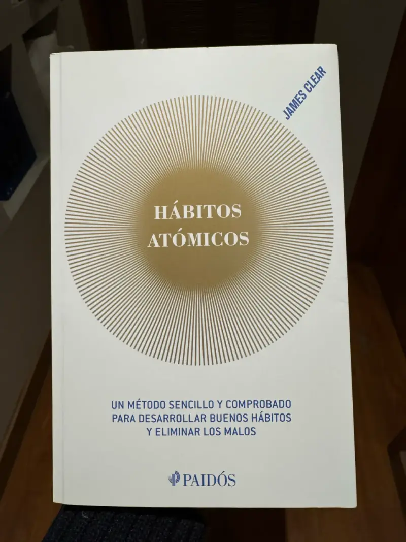 Libro 'Hábitos Atómicos' de James Clear