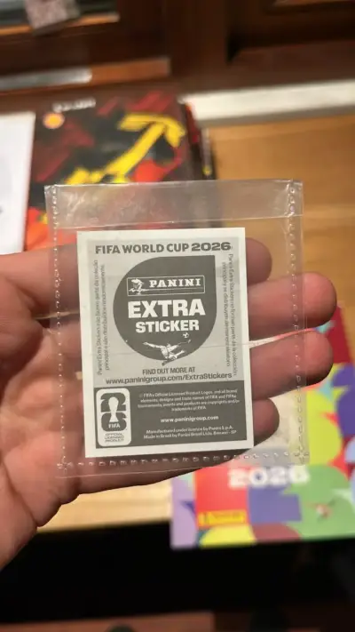 Cristiano Ronaldo extra sticker plata 2026 - miniatura 3