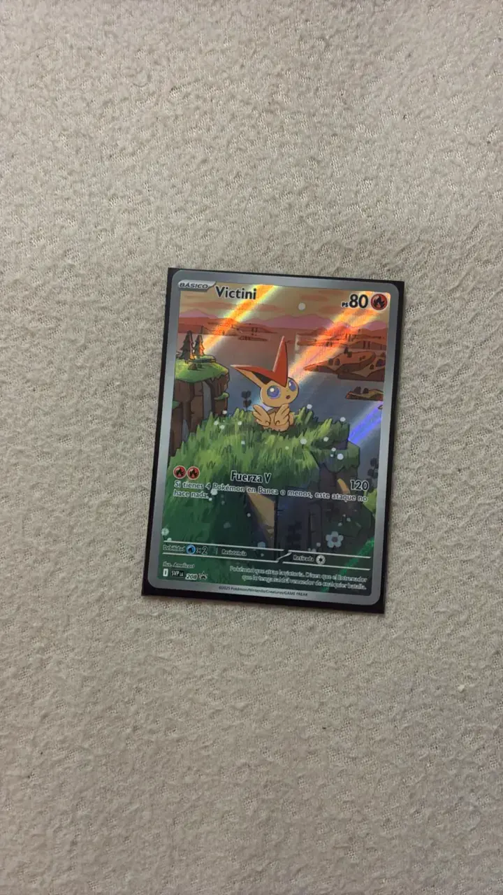 Carta Pokémon Victini holográfica