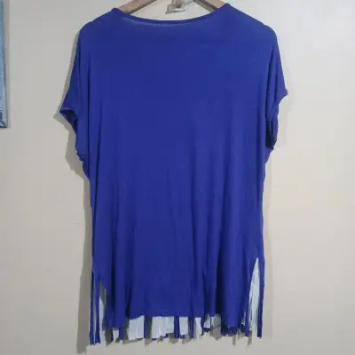 Polera azul con diseño de elefante y flecos - miniatura 2