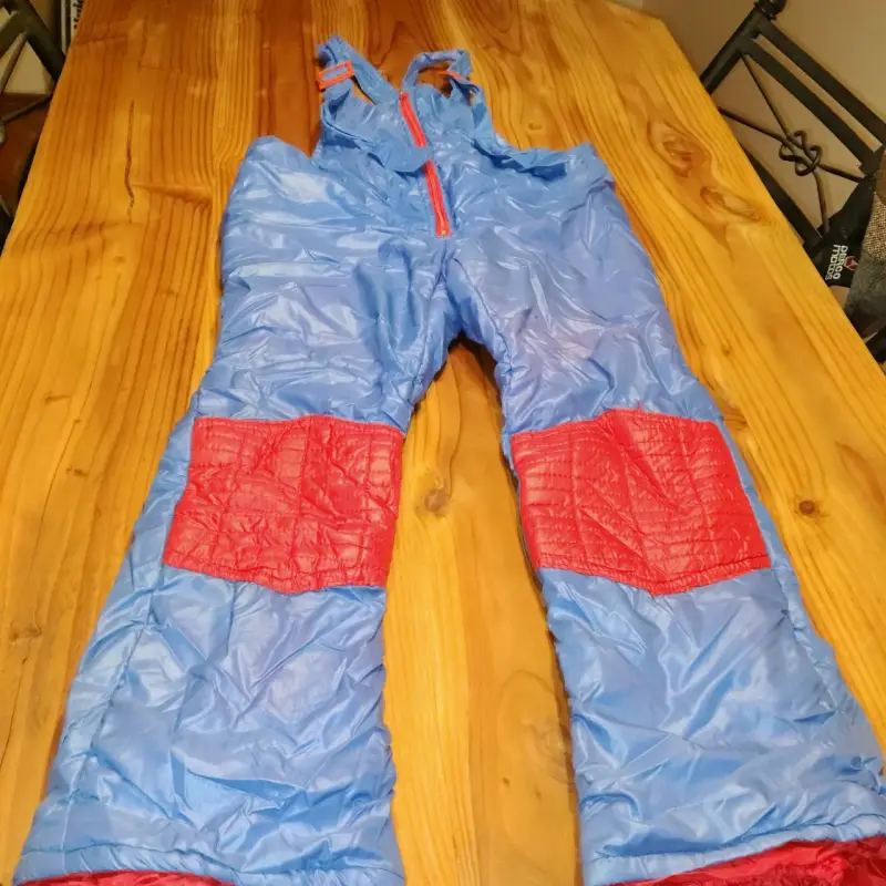 Pantalón de nieve infantil azul y rojo