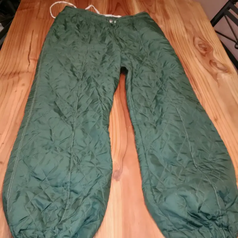Pantalones acolchados verdes para invierno