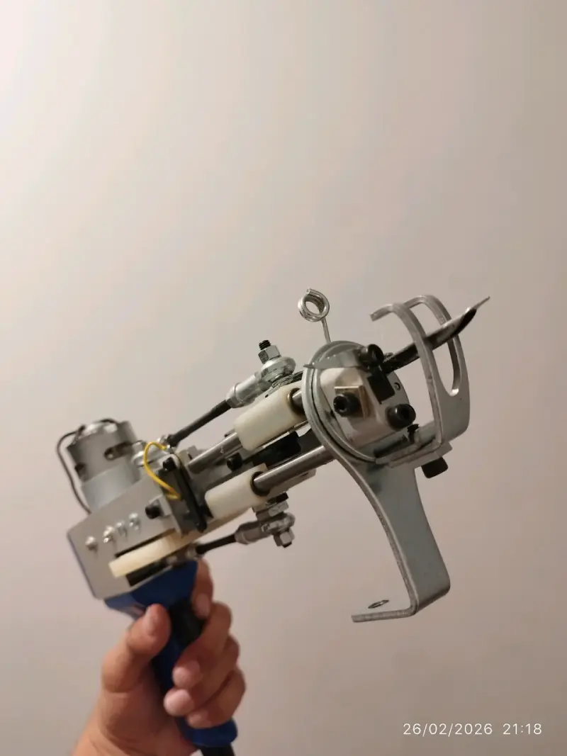 Maquina tuftting para confección de alfombras - 1