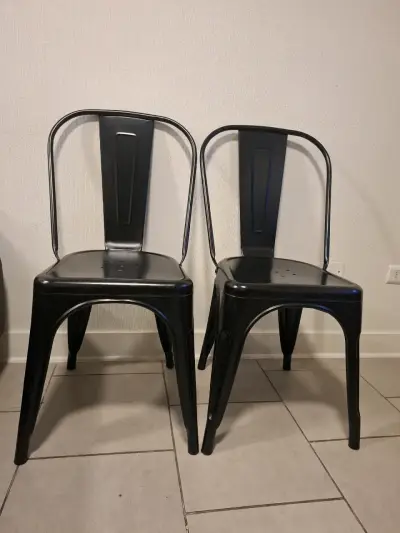 Juego de sillas metálicas negras estilo industrial - miniatura 1