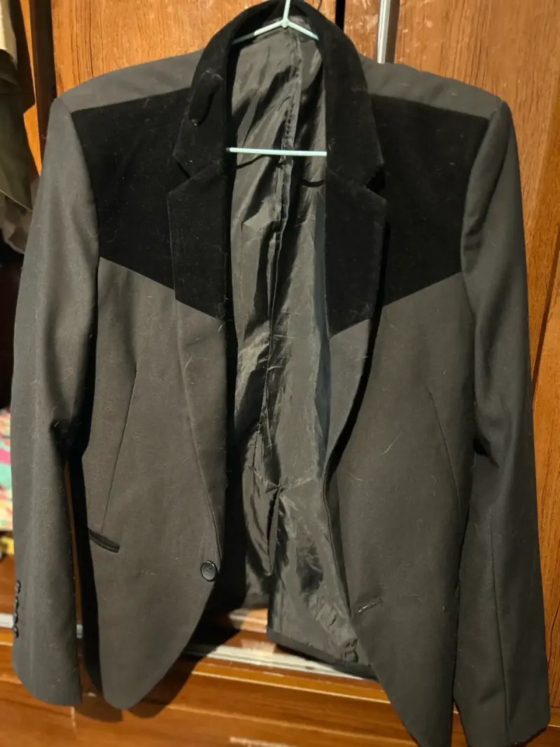 Blazer negro con detalles de terciopelo - 3