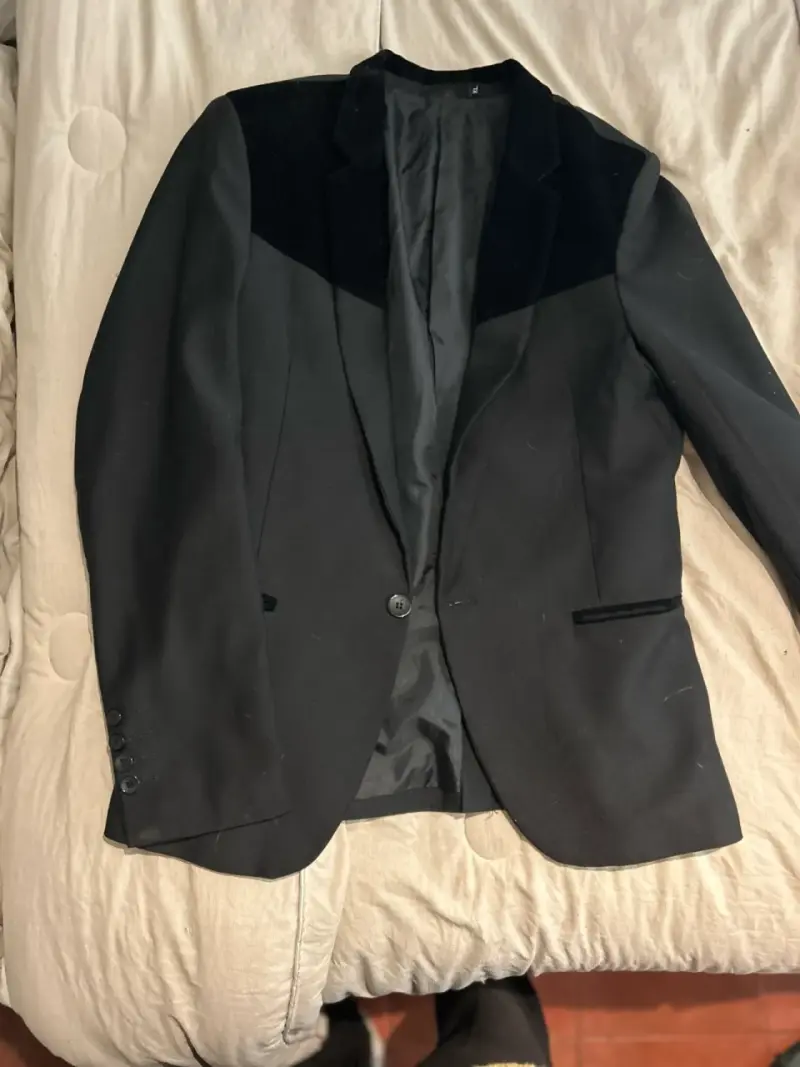 Blazer negro con detalles de terciopelo - 4