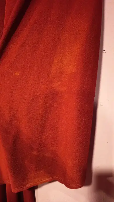Hermoso Vestido rojo elegante con encaje - miniatura 3