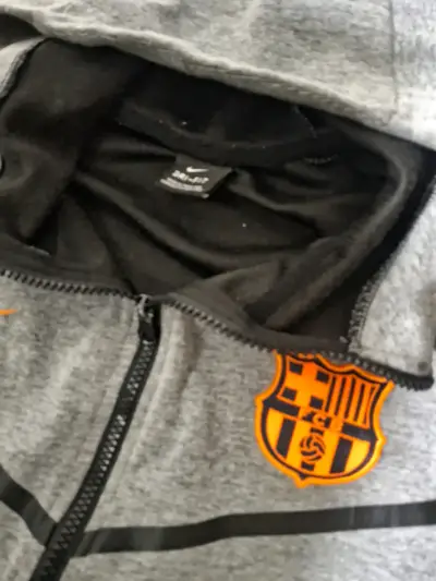 Polerón Nike gris con capucha FC Barcelona - miniatura 2