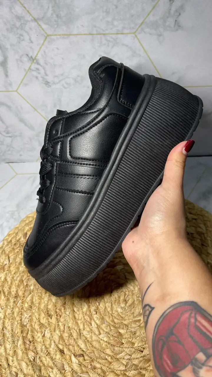 Zapatillas negras con plataforma - 1