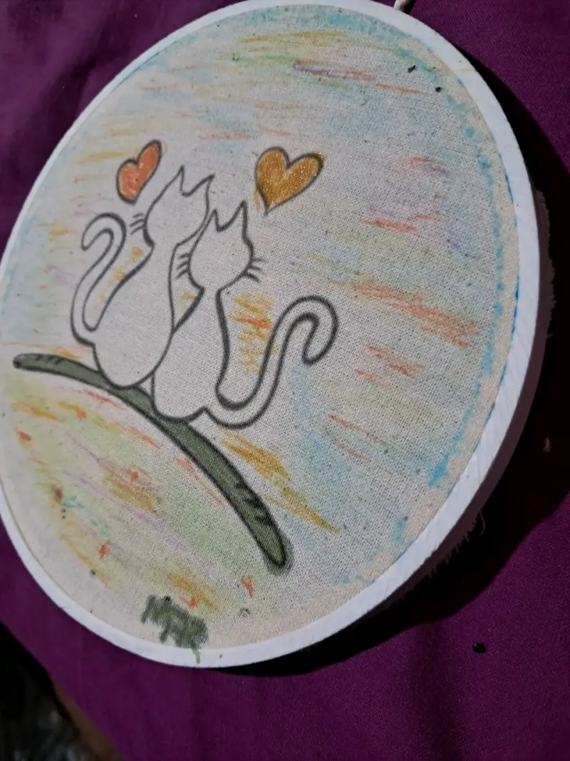 Decoración de pared con gatos y corazones - 4
