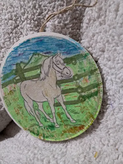 Adorno decorativo de caballo pintado a mano - miniatura 2