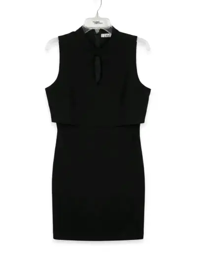 Vestido negro sin mangas elegante - miniatura 1
