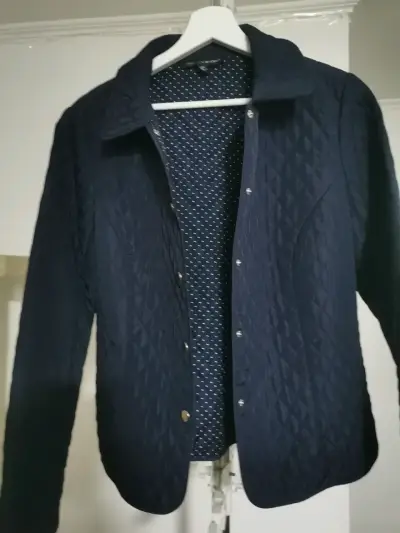 Chaqueta delgada azul marino con botones metwlicos - miniatura 2