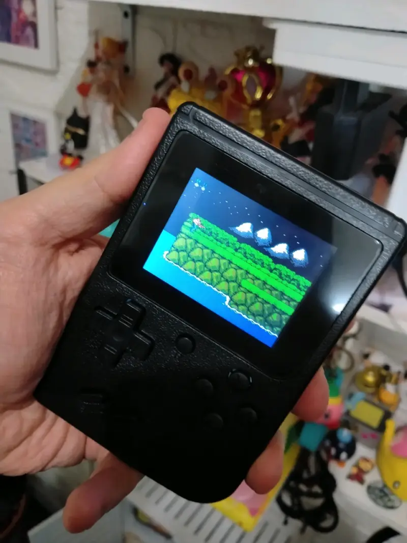 Consola portátil retro con Super Mario Bros - 3