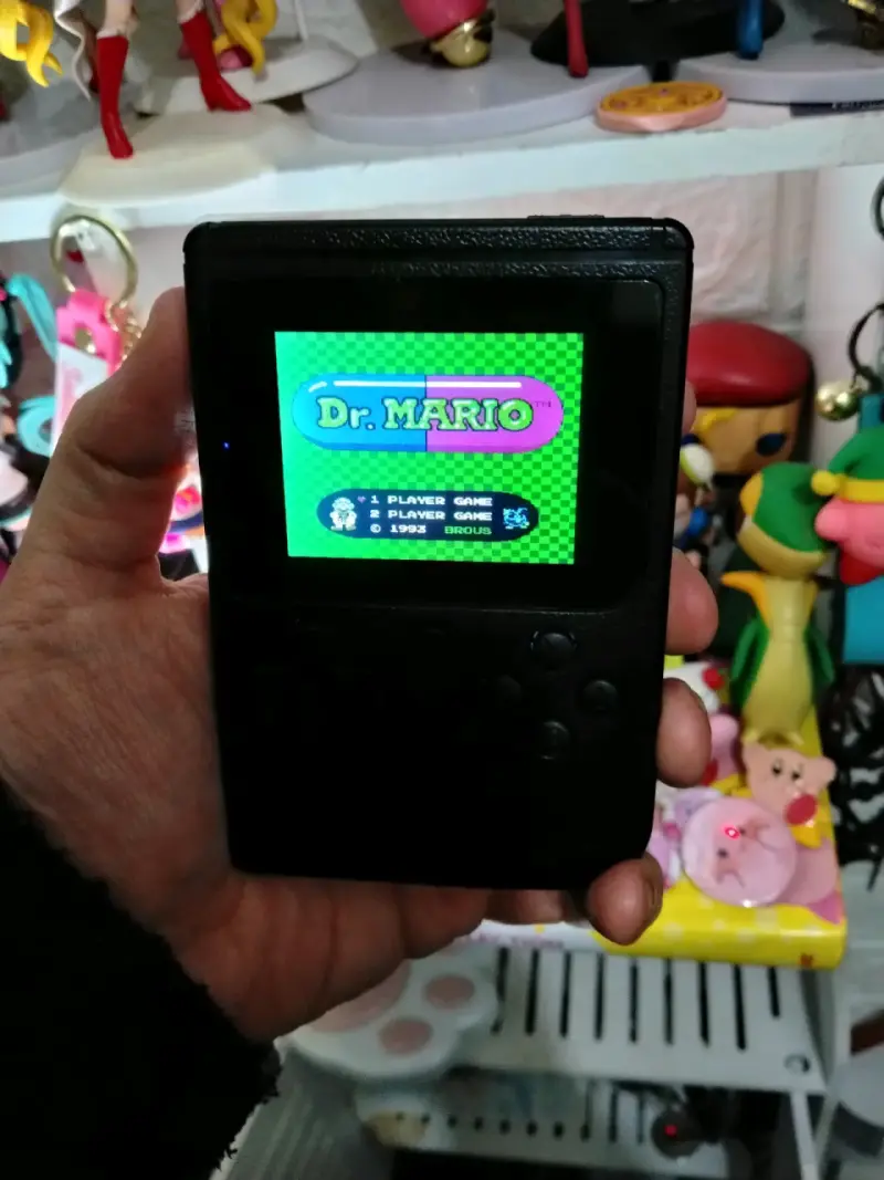 Consola portátil retro con Super Mario Bros - 4