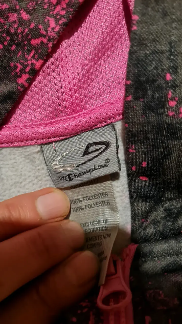 Polerón niña con capucha estampado negro y rosado - 2