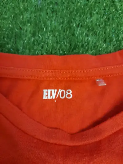 Polera manga larga roja con estampado - miniatura 2