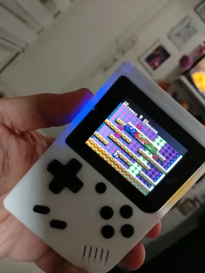 Consola portátil retro con juegos clásicos NES - miniatura 4