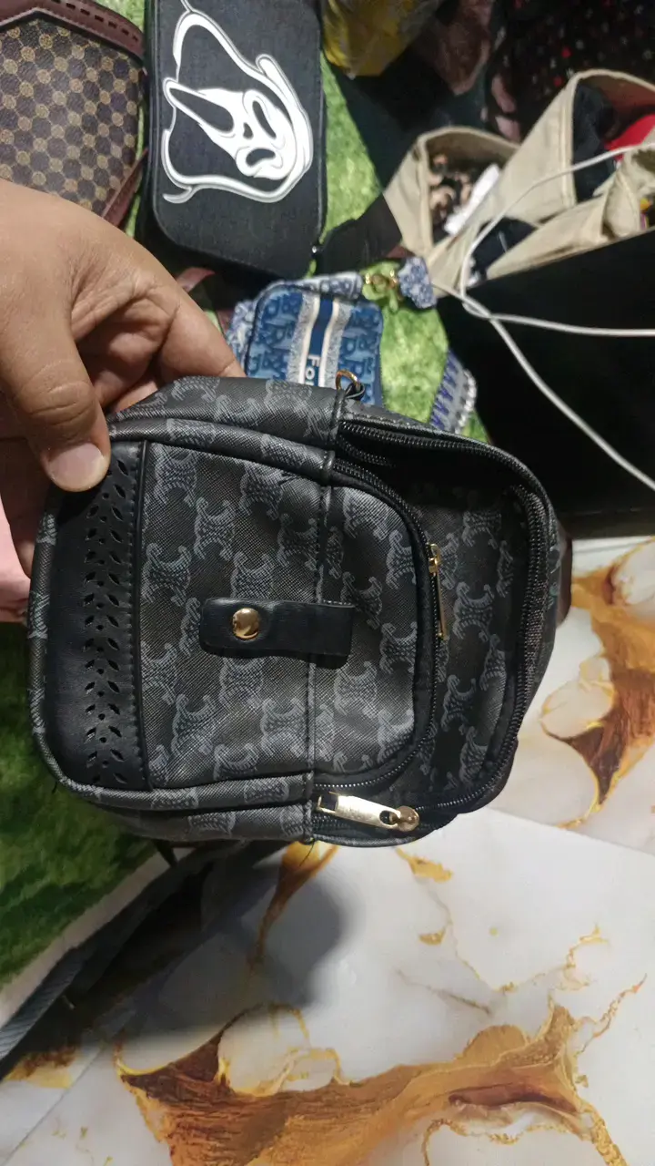 Set de carteras y bolsos variados 2milc/d - 2