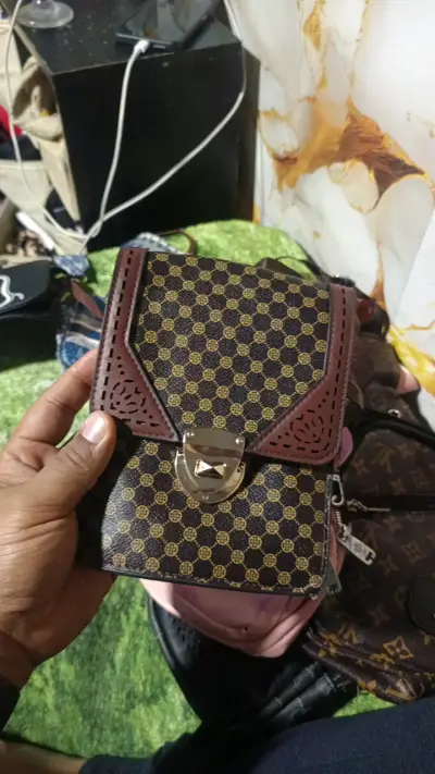 Set de carteras y bolsos variados 2milc/d - miniatura 5