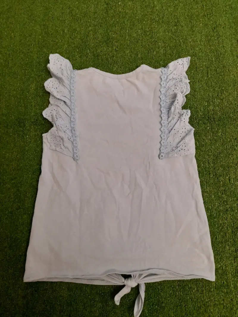 Polera infantil con volantes y estampado floral - 3