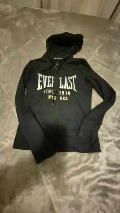 Polerón negro Everlast con capucha - miniatura 1