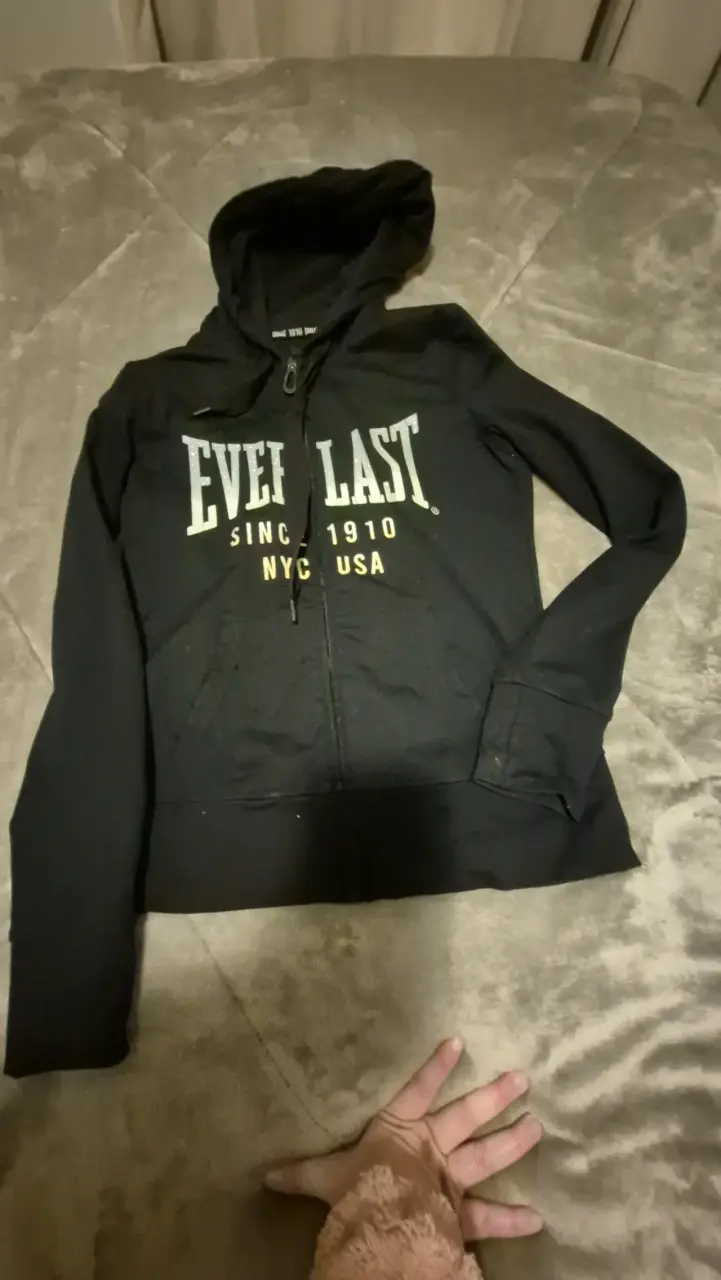 Polerón negro Everlast con capucha - 2