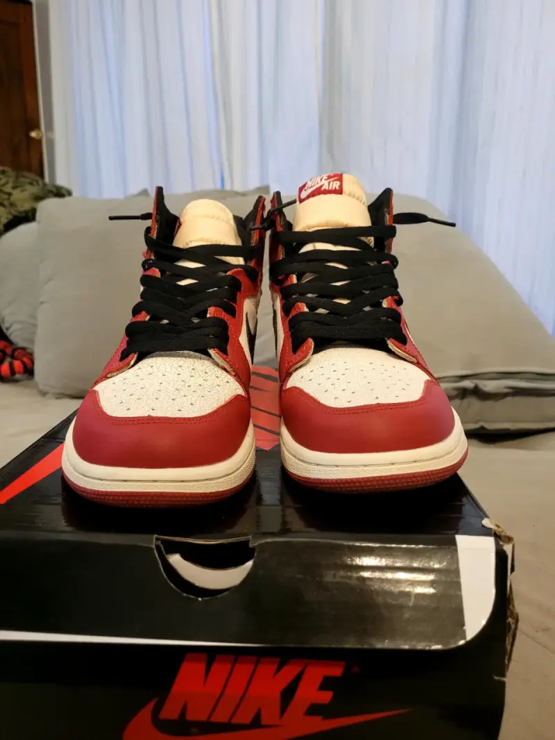 Air Jordan 1 High OG Chicago Lost & Found - 1