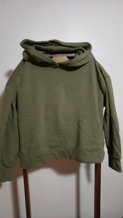 Polerón verde oliva con capucha unisex - miniatura 1