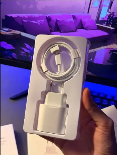 Cargador lightning Apple - miniatura 1