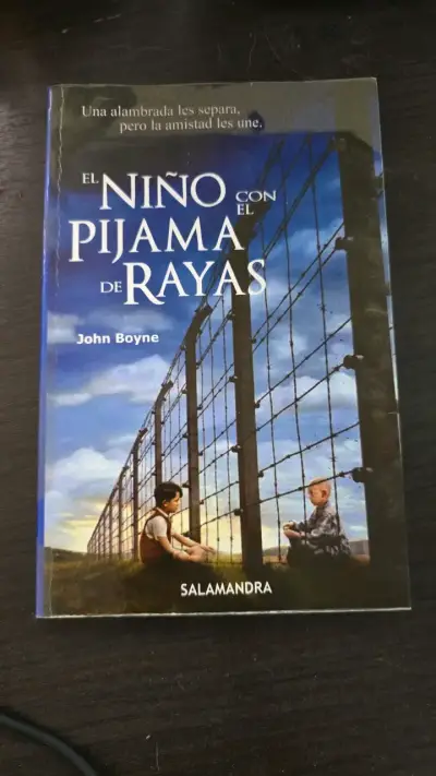 Libro 'El niño con el pijama de rayas' de John Boyne - miniatura 1
