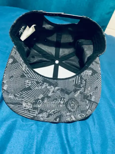 Gorra Volcom estampada en tonos grises - miniatura 2
