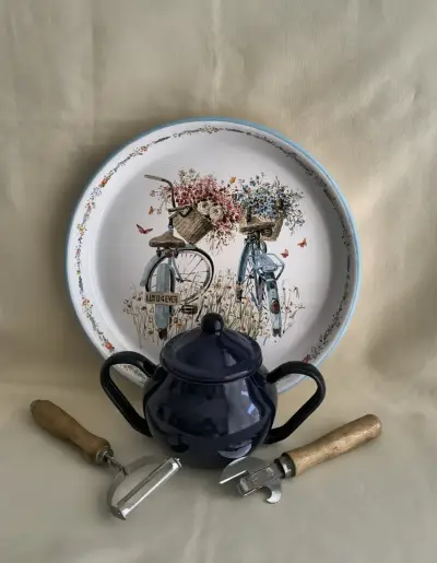 Set enlozado bandeja , azucarera y otros - miniatura 1