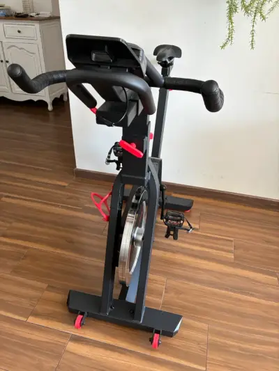 Bicicleta estática de spinning profesional - miniatura 3