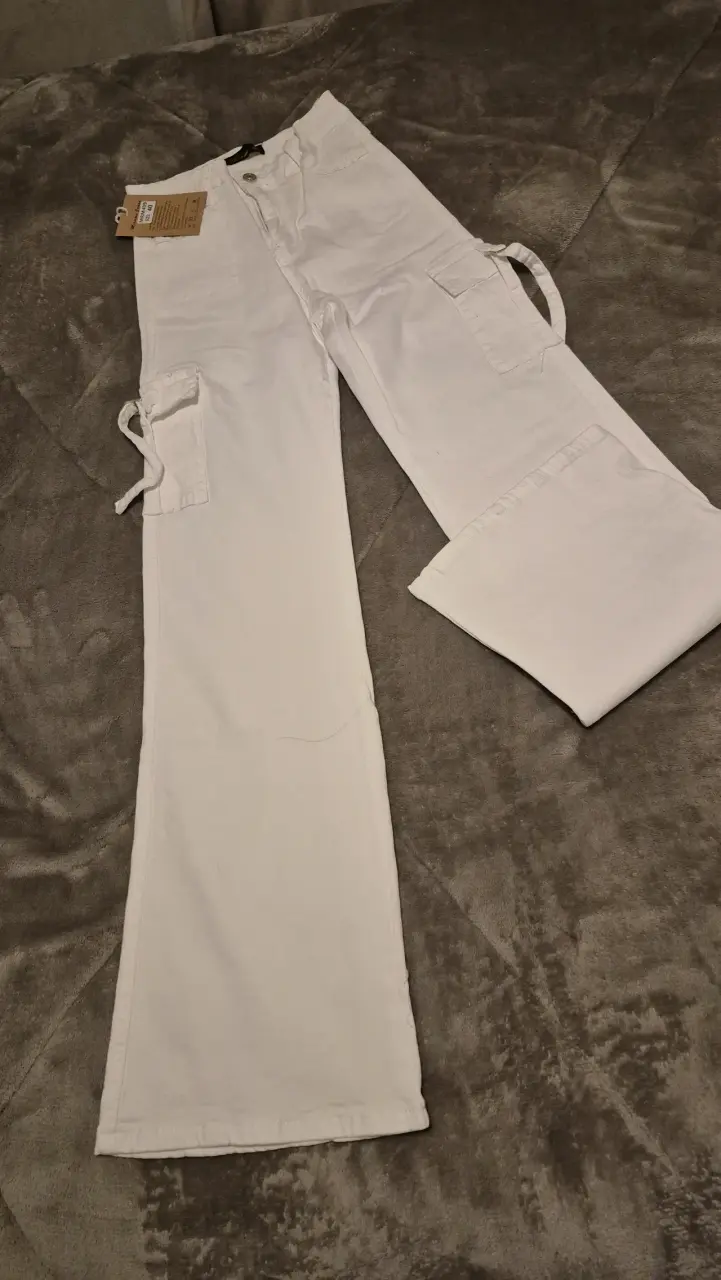 Pantalones cargo blancos Levanta cola - 2
