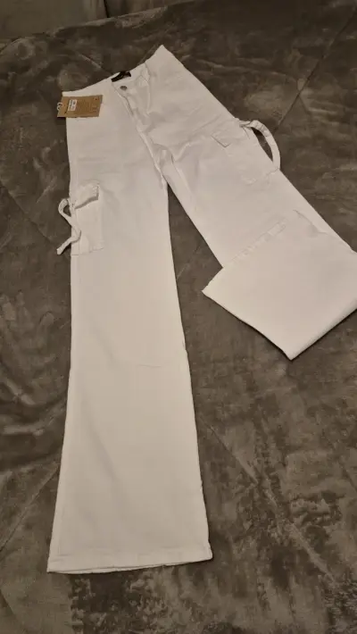 Pantalones cargo blancos Levanta cola - miniatura 2