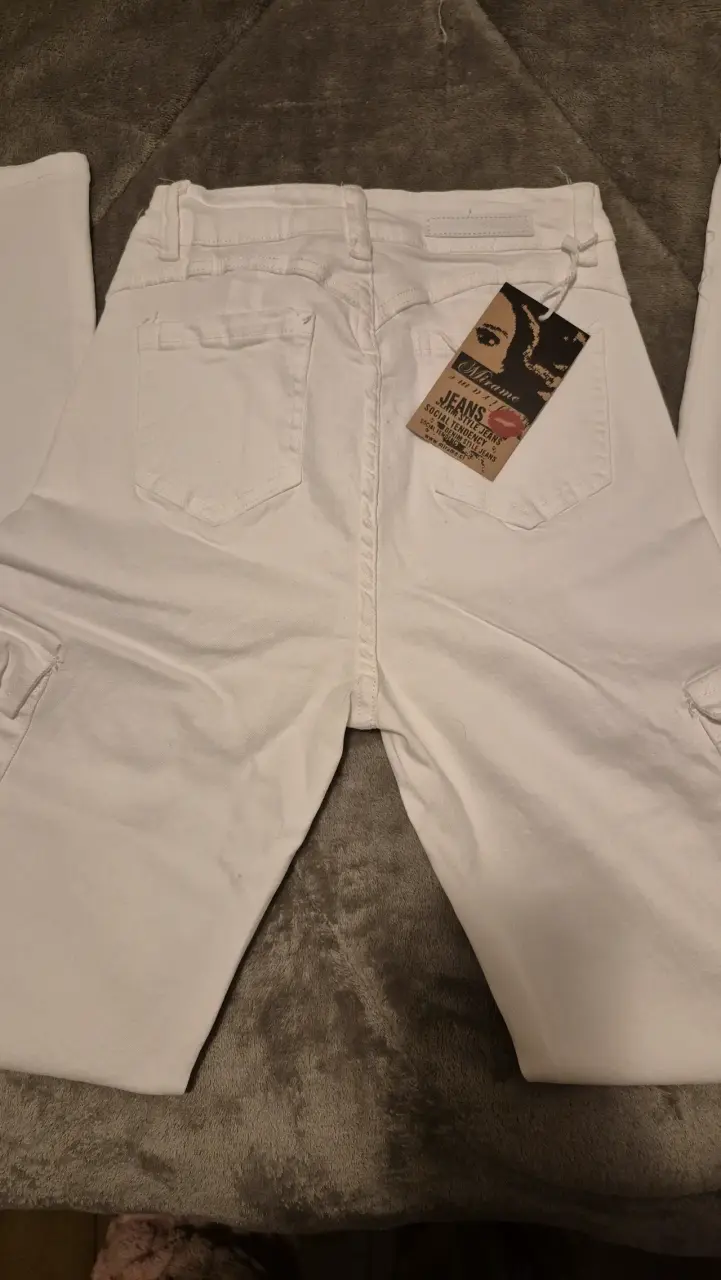 Pantalones cargo blancos Levanta cola - 3