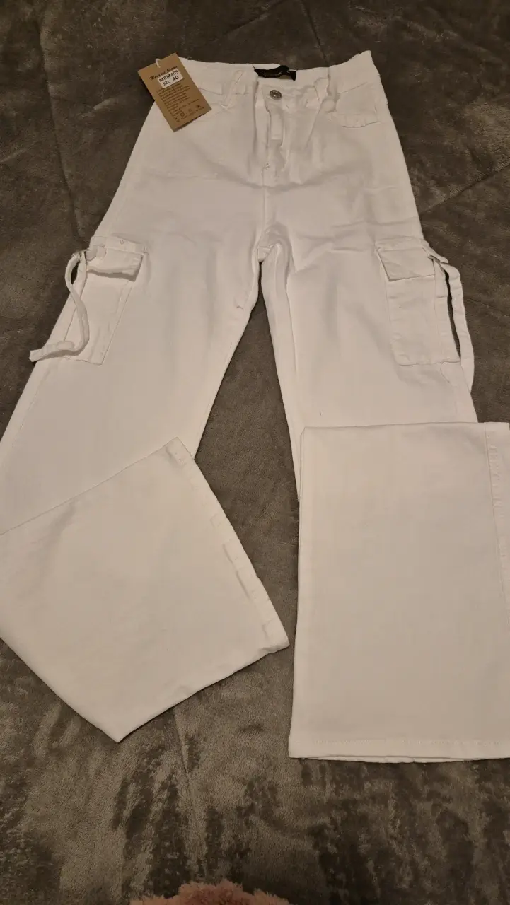 Pantalones cargo blancos Levanta cola - 4