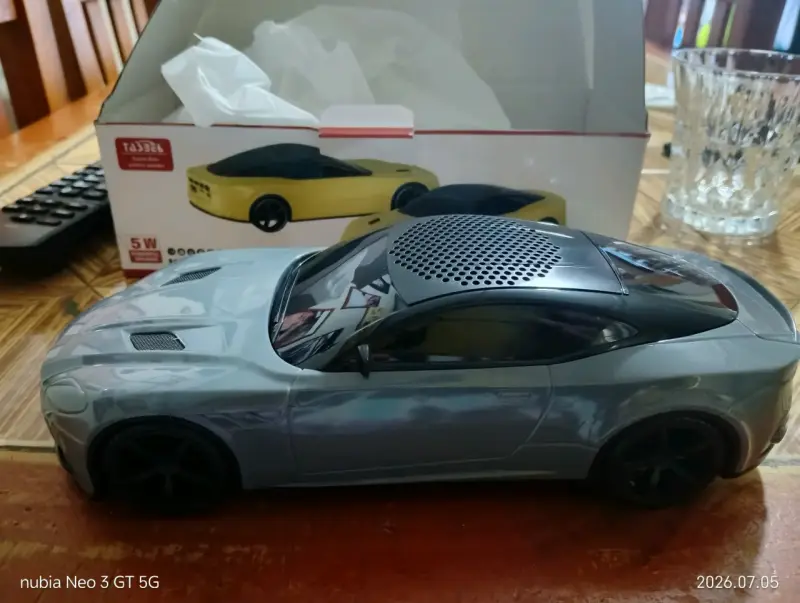 Parlante inalámbrico TaSbeL en forma de auto - 3