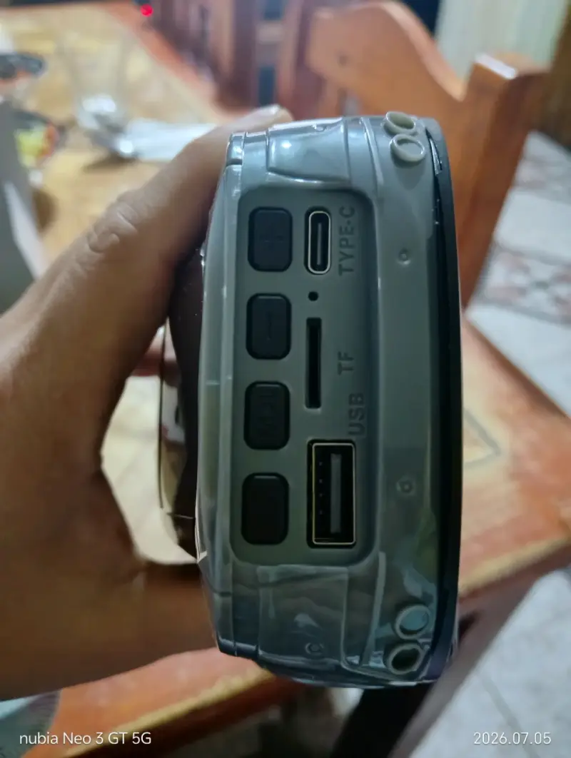 Parlante inalámbrico TaSbeL en forma de auto - 5