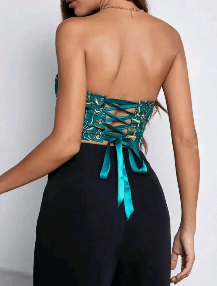 Top strapless estampado verde y negro - 2