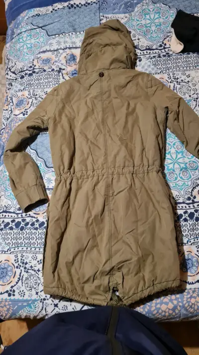 Parka de mujer color caqui con capucha talla xs - miniatura 3