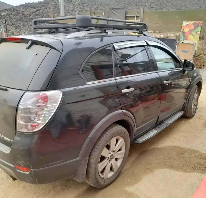 Chevrolet Captiva SUV en buen estado - 2