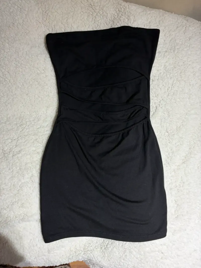 Vestido negro ajustado elegante - 2