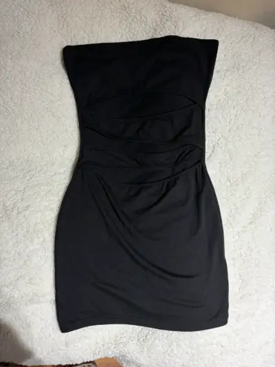 Vestido negro ajustado elegante - miniatura 2