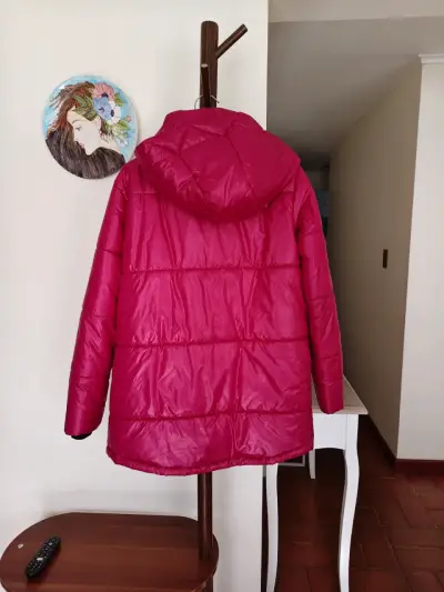 Chaqueta acolchada roja para mujer - miniatura 2